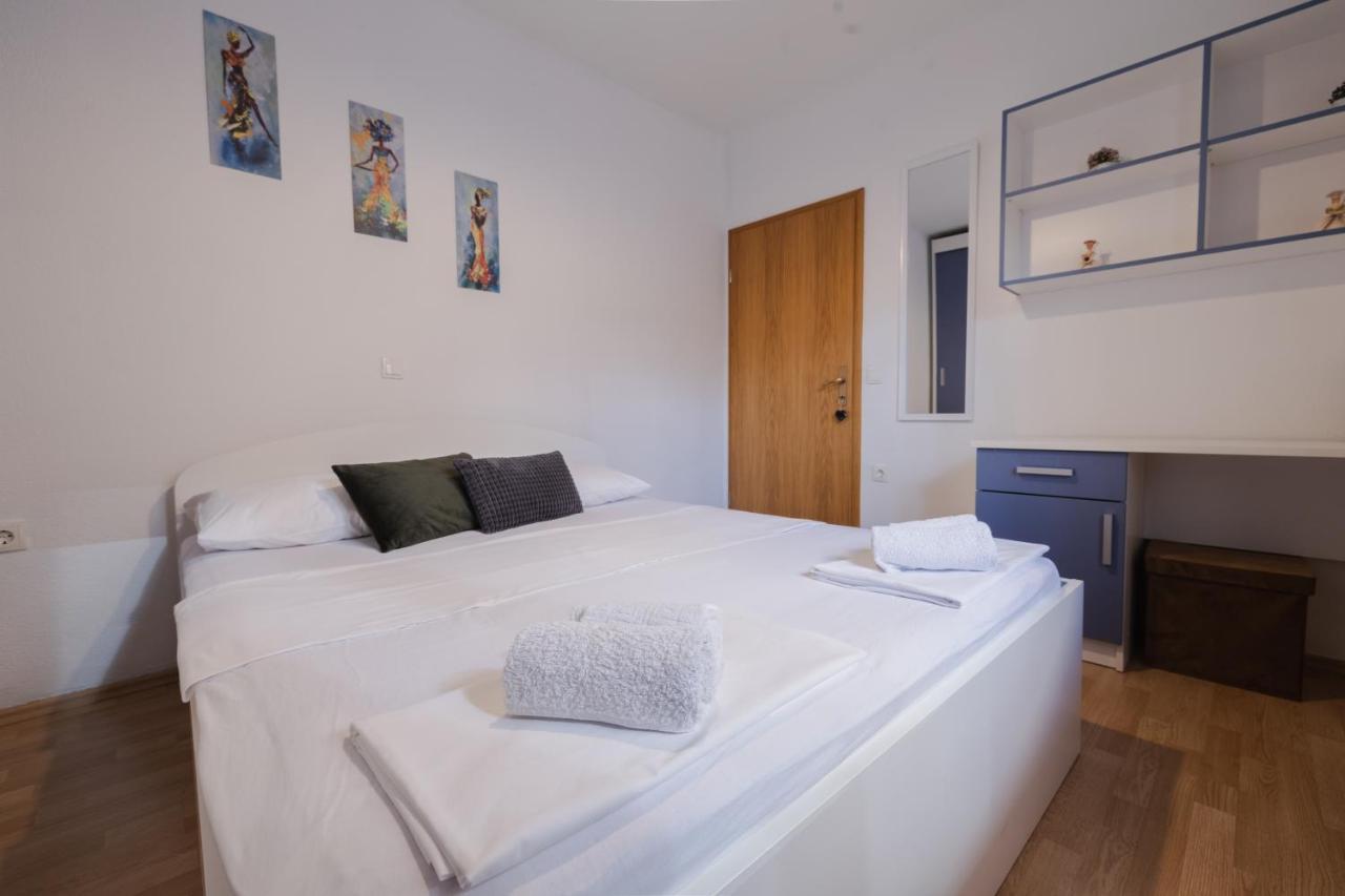 Apartment Dany - Free Beach Parking Макарска Екстериор снимка